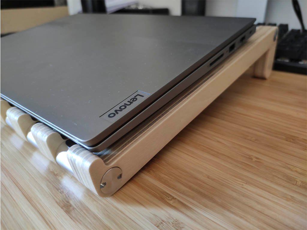 Soporte para ordenador portátil DIY