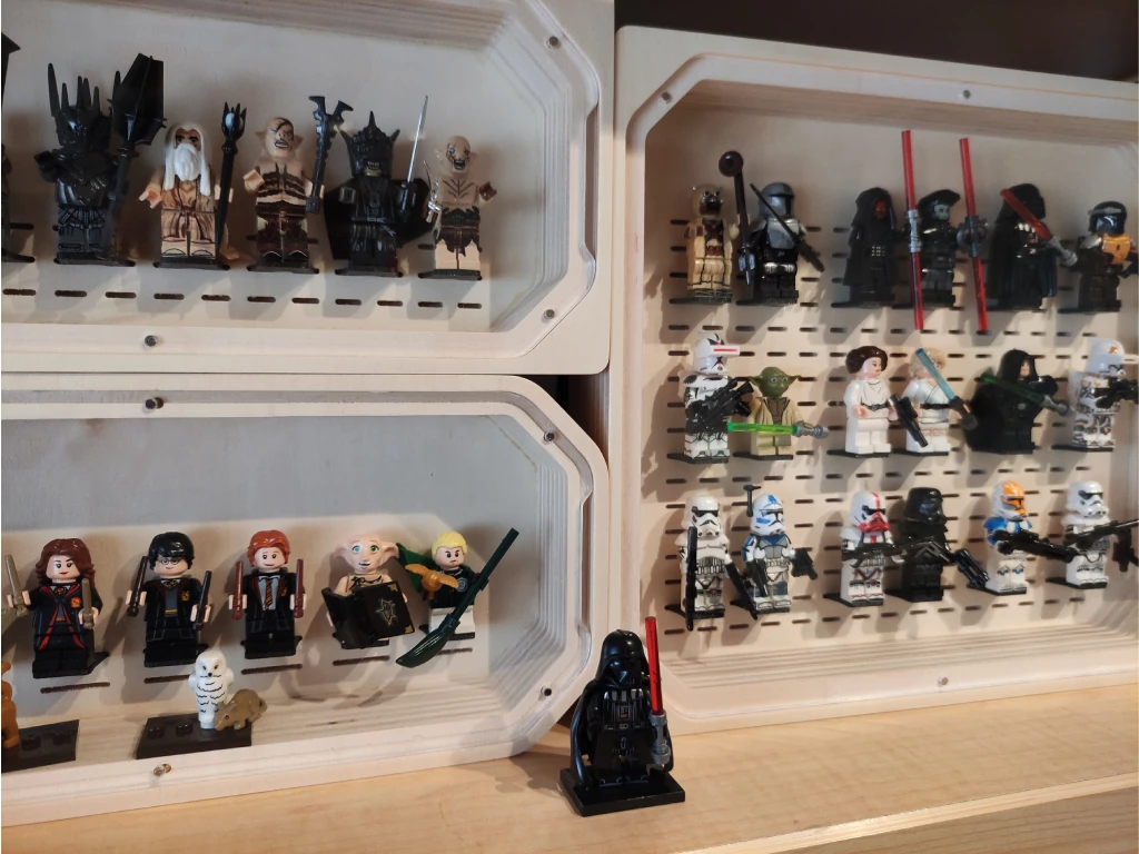 Nuevos expositores de madera para coleccionar figuras Lego